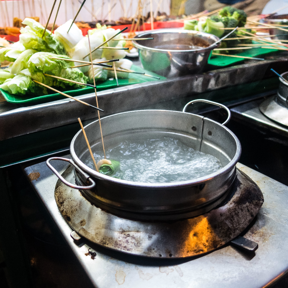 Uso de maquinaria y equipos básicos de cocina